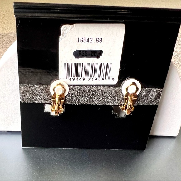 Swarovski NWT Clip Earrings Pave’ Crystals on Gold Tone Setting - Picture 6 of 12